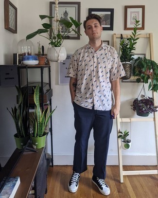 С чем носить высокие кеды в 30 лет мужчине