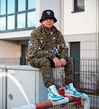 С чем носить высокие кеды за 60 лет мужчине