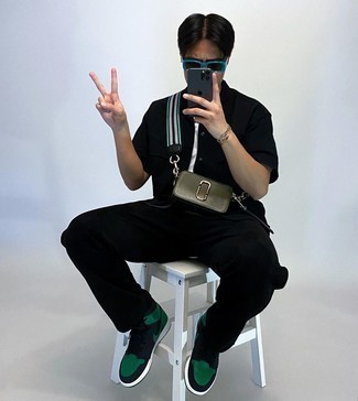 С чем носить высокие кеды мужчине в стиле кэжуал