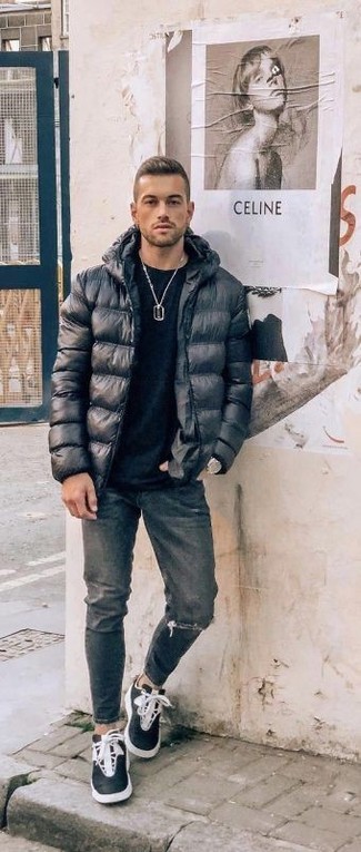 Как носить высокие кеды с курткой-пуховиком мужчине