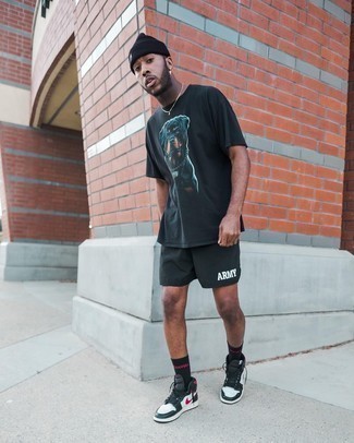 Как носить высокие кеды с шортами мужчине