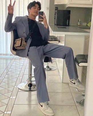 Как носить высокие кеды с костюмом