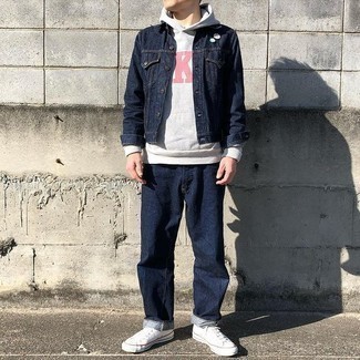 Как носить худи с джинсовой курткой мужчине