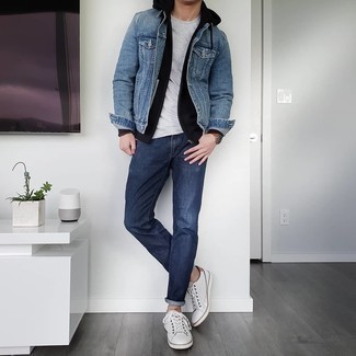 Как носить худи с джинсовой курткой мужчине