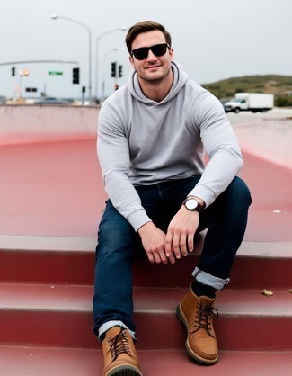 Как носить худи с джинсами мужчине