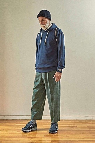 С чем носить худи за 60 лет мужчине