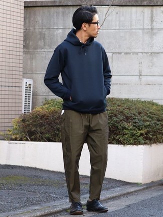 С чем носить худи за 40 лет мужчине