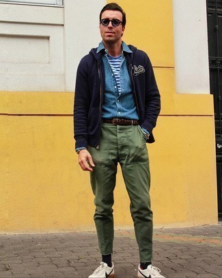 С чем носить худи за 40 лет мужчине