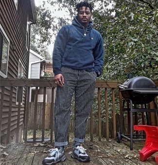 С чем носить худи в 20 лет мужчине