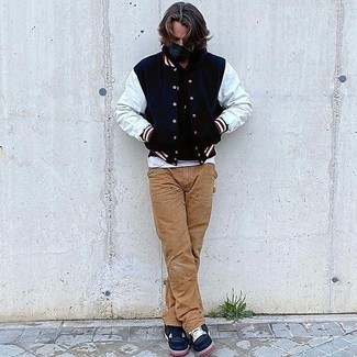 С чем носить худи в 20 лет мужчине