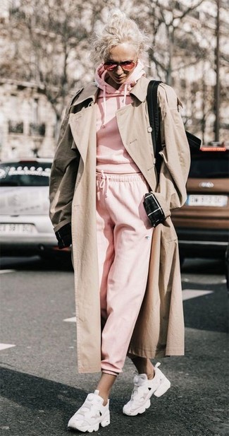 Как носить худи с плащом женщине