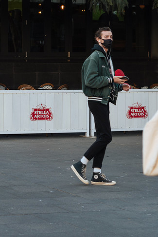 Как носить худи с университетской курткой мужчине