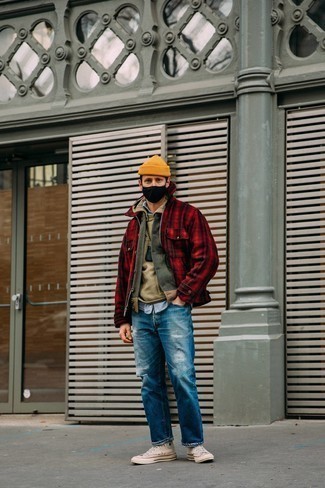 Как носить худи с университетской курткой мужчине