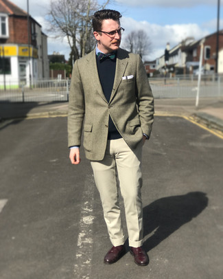 С чем носить галстук-бабочку в горизонтальную полоску мужчине