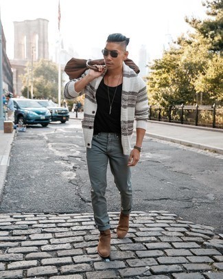 С чем носить кардиган в горизонтальную полоску мужчине