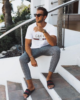 С чем носить кожаные сандалии в горизонтальную полоску мужчине