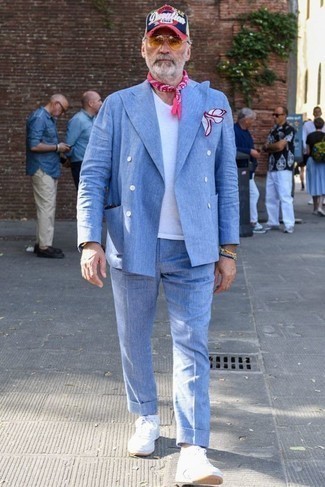 С чем носить ярко-розовую бандану мужчине