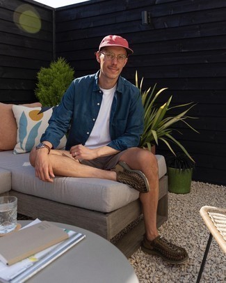 С чем носить ярко-розовую бейсболку мужчине