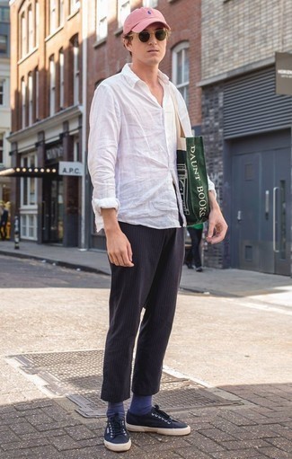 С чем носить ярко-розовую бейсболку мужчине