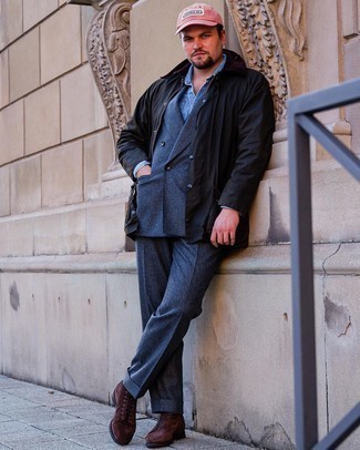 С чем носить ярко-розовую бейсболку мужчине