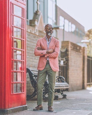 Какие лоферы носить с ярко-розовым пиджаком мужчине