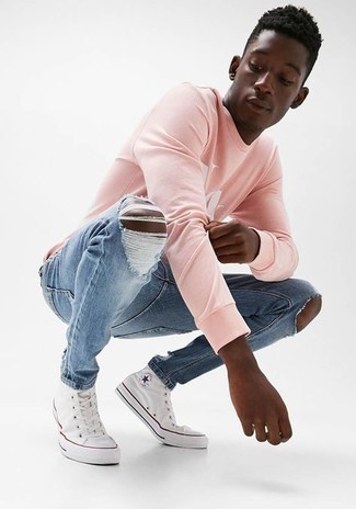 С чем носить ярко-розовый свитшот с принтом мужчине