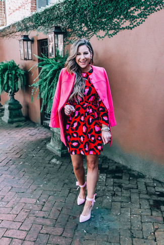 С чем носить ярко-розовые туфли