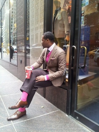 С чем носить ярко-розовые носки мужчине