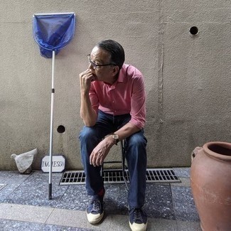 С чем носить ярко-розовые носки мужчине