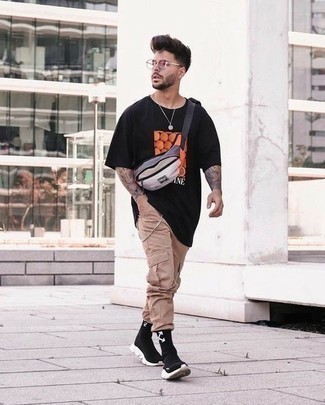 С чем носить ярко-розовые солнцезащитные очки мужчине