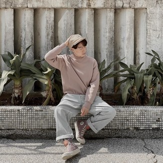 С чем носить ярко-розовый свитер мужчине