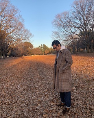 С чем носить пальто с узором "гусиные лапки" мужчине