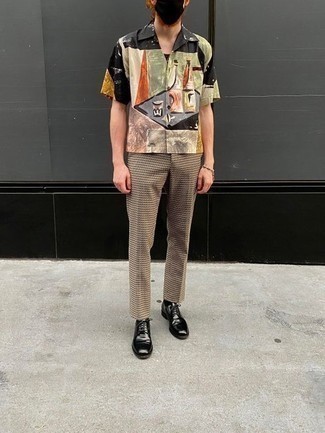 С чем носить брюки с узором "гусиные лапки" мужчине