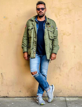 Как носить джинсы с кроссовками мужчине