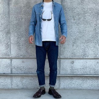 Как носить джинсы с джинсовой рубашкой мужчине