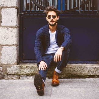 Как носить джинсы с классическими ботинками мужчине