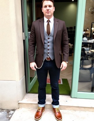 Как носить джинсы с классической рубашкой мужчине