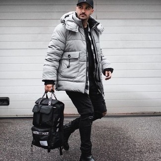 Как носить джинсы с пуховиком мужчине