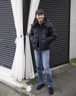 Как носить джинсы с курткой-пуховиком мужчине