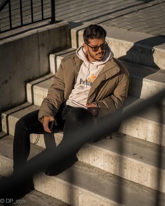 Как носить джинсы с курткой-пуховиком мужчине