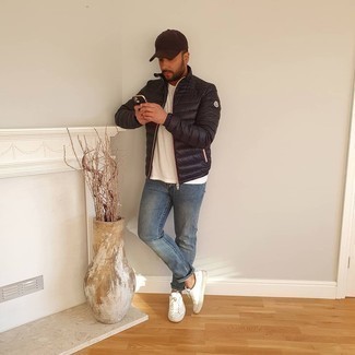 Как носить джинсы с курткой-пуховиком мужчине