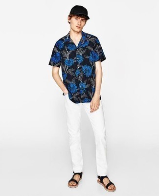 Как носить джинсы с сандалиями мужчине