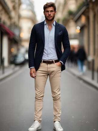 Как носить джинсы с рубашкой мужчине