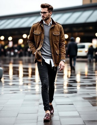 Как носить джинсы с рубашкой мужчине