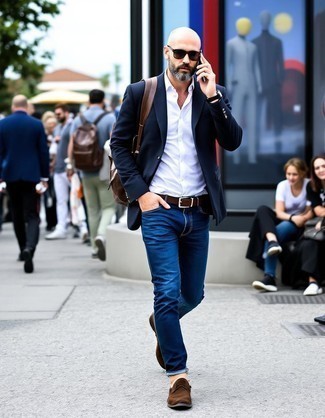 Как носить джинсы с рубашкой мужчине