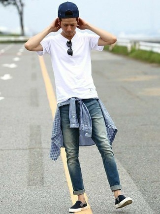 Как носить джинсы с рубашкой подросткам мужчине