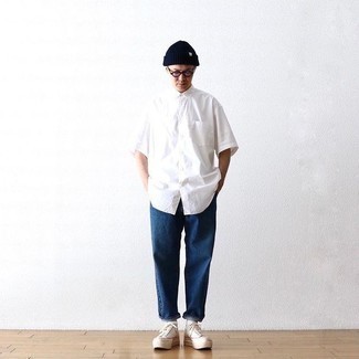 Как носить джинсы с рубашкой за 40 лет мужчине