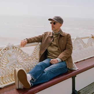 Как носить джинсы с свитшотем мужчине