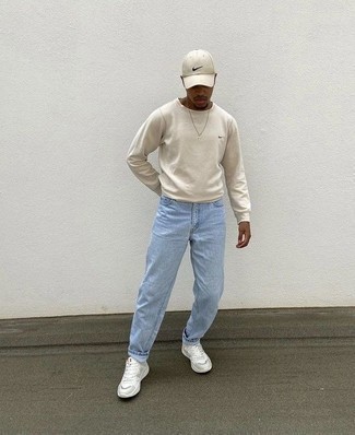 Как носить джинсы с свитшотем мужчине