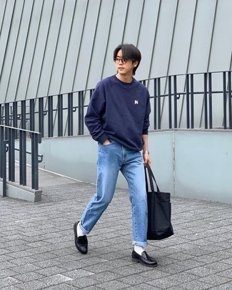 Как носить джинсы с свитшотем мужчине